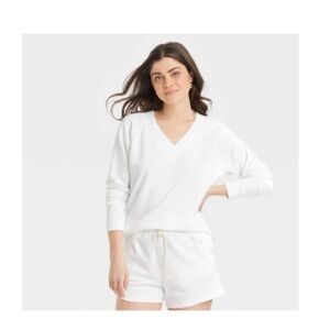 Universal Thread Woman’s Leisure White V-Neck Pullover Sweatshirt, L, NWT